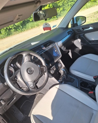 Volkswagen Tiguan cena 85000 przebieg: 111500, rok produkcji 2017 z Białystok małe 92
